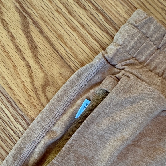 Vuori Women’s Halo Short Size Small - Picture 3 of 3